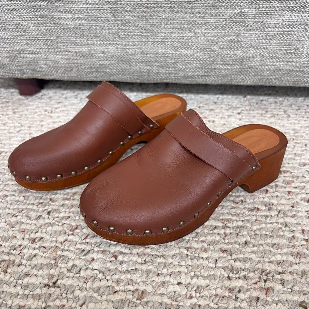 Seychelles Loud & Clear Leather Brown Studded Clogs